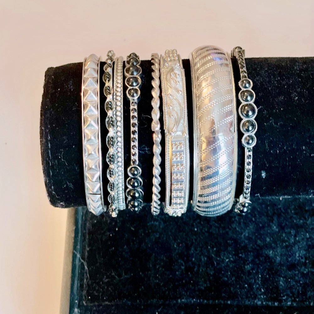 Set of 8 Bangle Bracelets